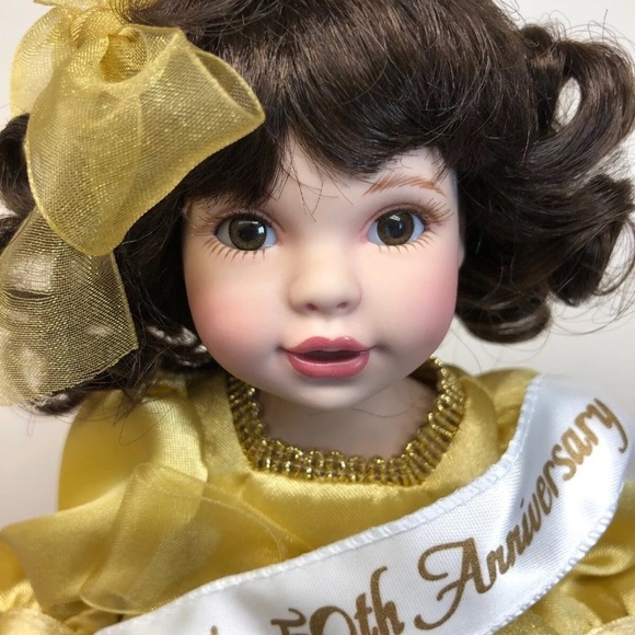 Marie Osmond 50th Anniversay Keepsake Doll - Picture 3 of 7